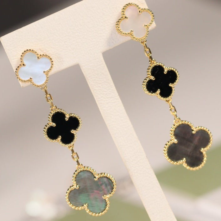 [valéa jewellery]CLOVER EARRINGS GOLD ONYX MOP 3 MOTIF