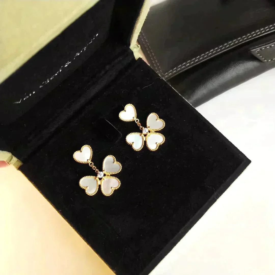 [Valéa jewellery]CLOVER SWEET WHITE MOP EARRINGS