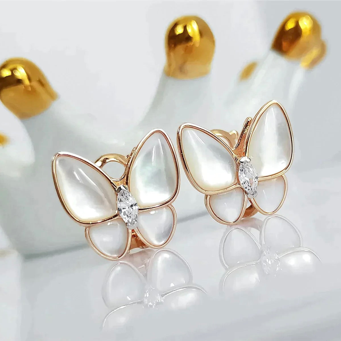 [Valéa jewellery]BUTTERFLY MOP DIAMOND EARRINGS