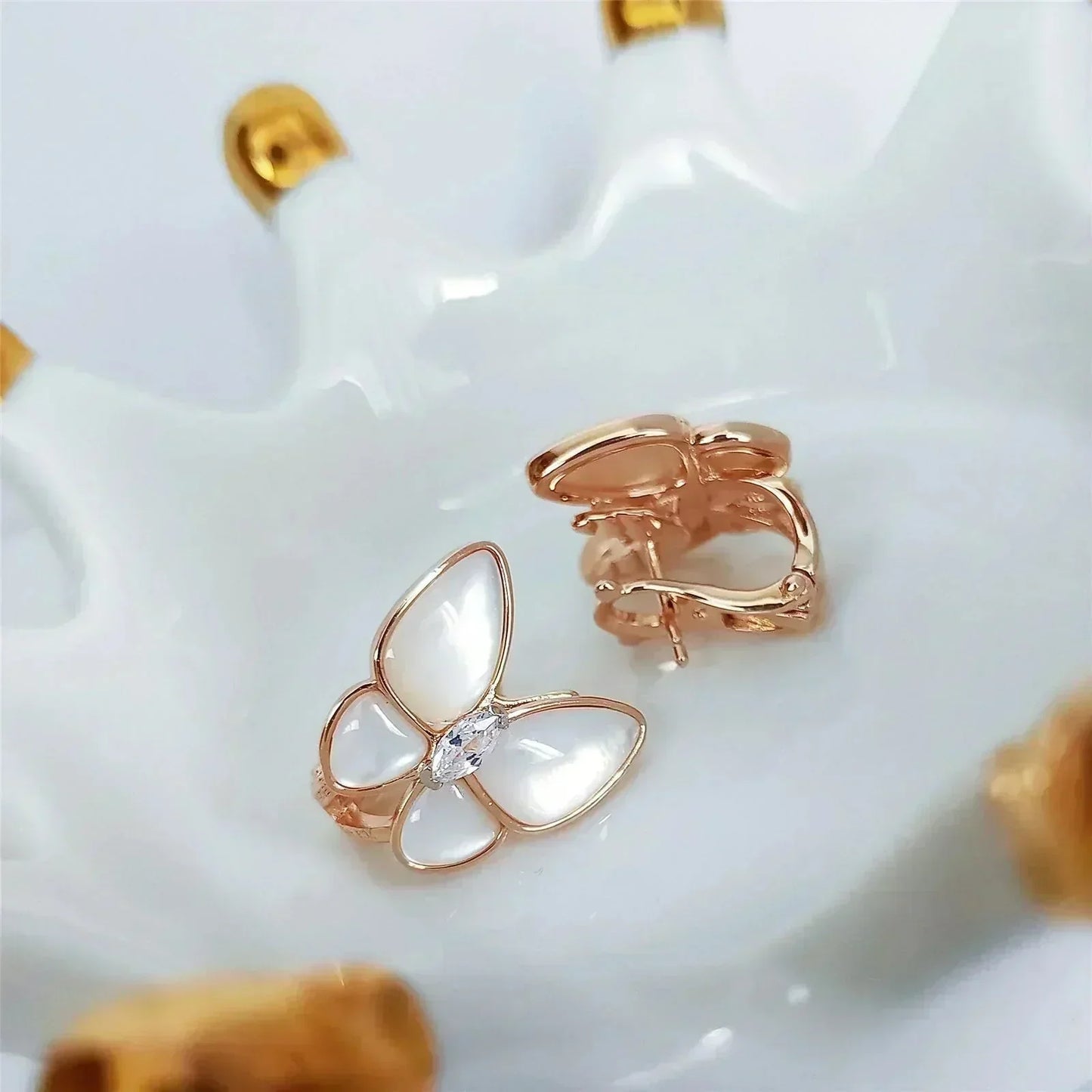 [Valéa jewellery]BUTTERFLY MOP DIAMOND EARRINGS