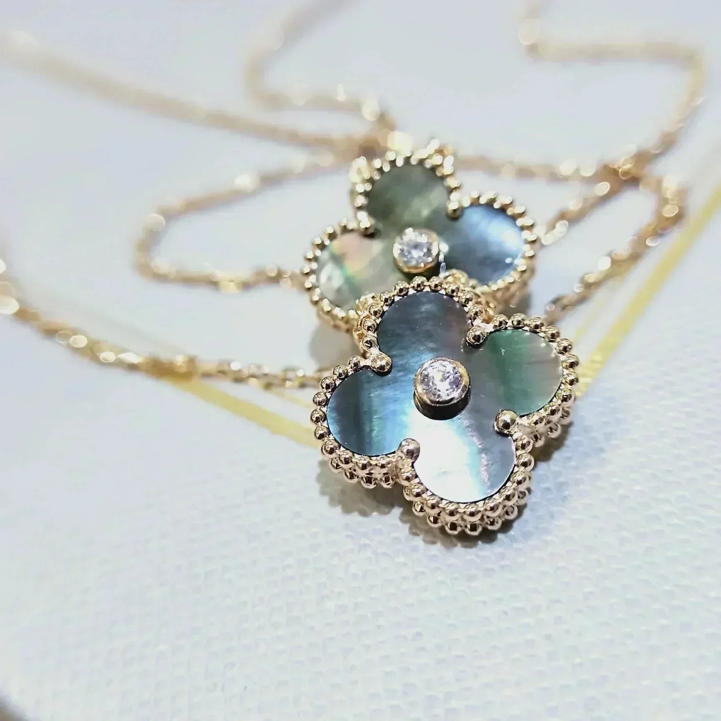 [Valéa jewellery]CLOVER 15MM DIAMOND AND MOTHER-OF-GREY NECKLACE