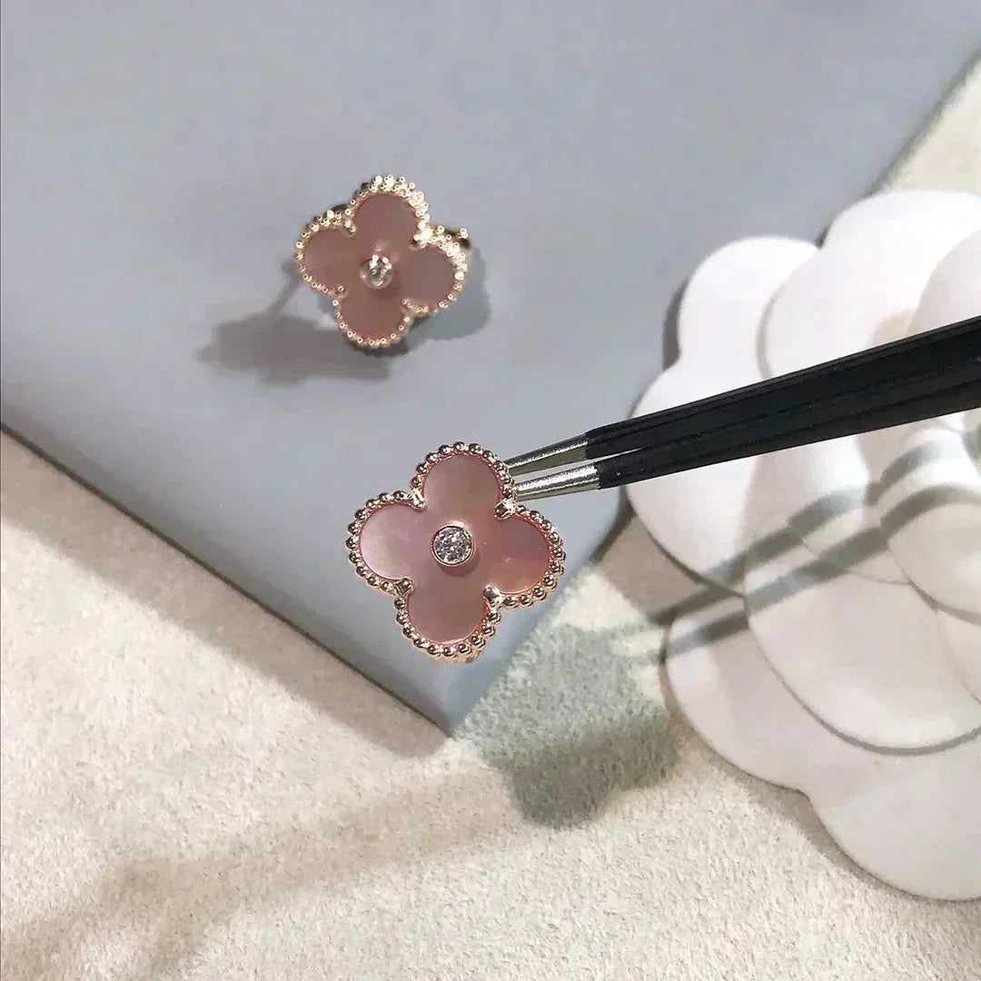 [Valéa jewellery]CLOVER MEDIUM 1 MOTIFS  PINK MOP DIAMOND EARRINGS