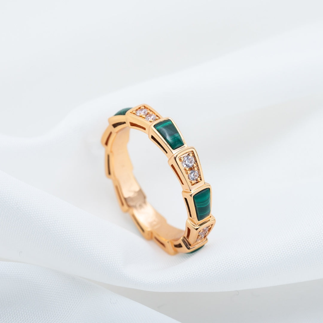 [valéa jewellery]SERPENTI RING PINK GOLD MALACHITE DIAMOND 3MM