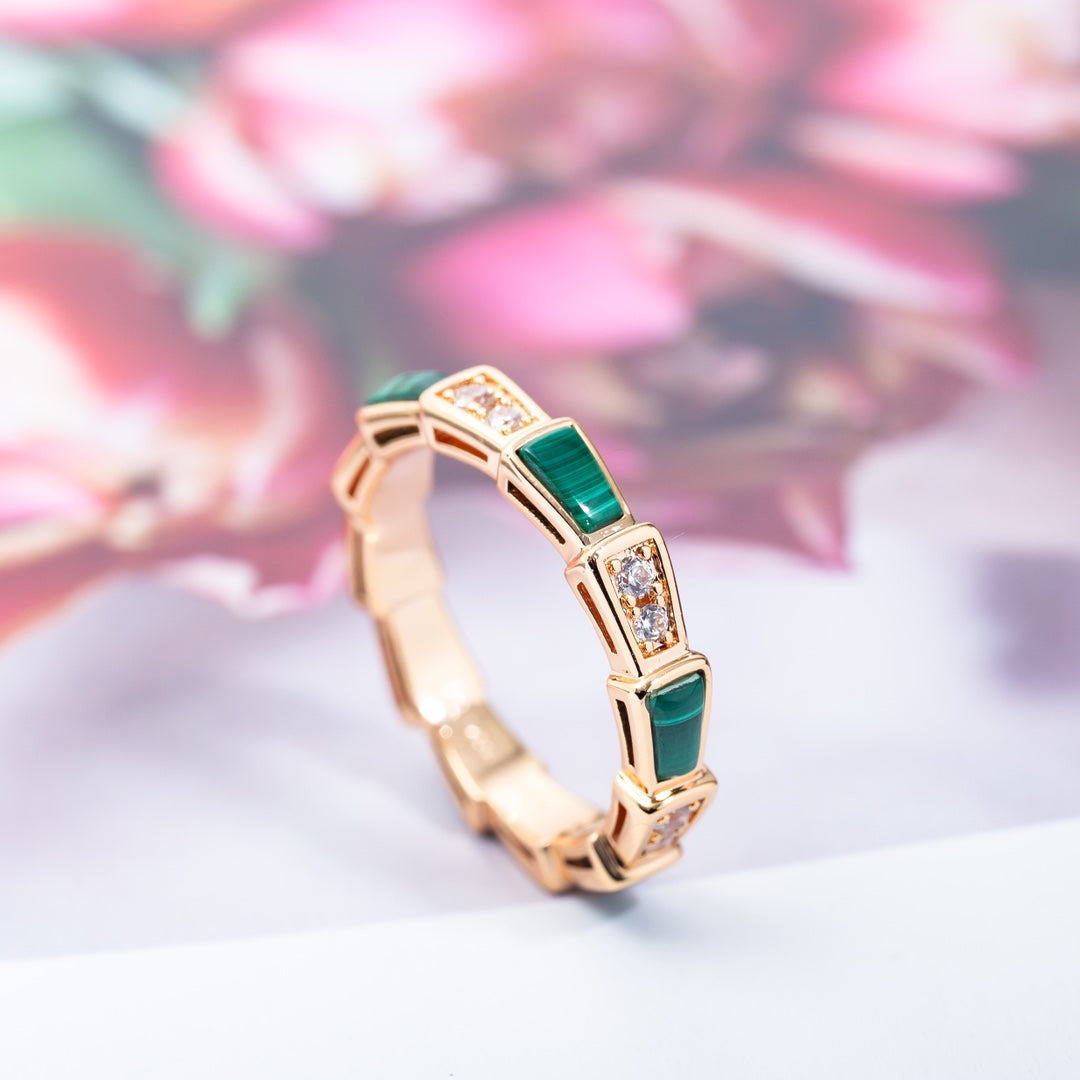 [valéa jewellery]SERPENTI RING PINK GOLD MALACHITE DIAMOND 3MM