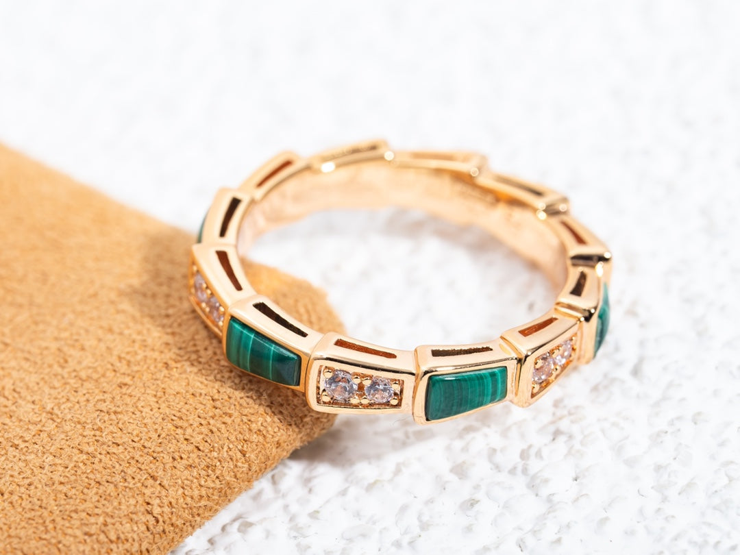 [valéa jewellery]SERPENTI RING PINK GOLD MALACHITE DIAMOND 3MM