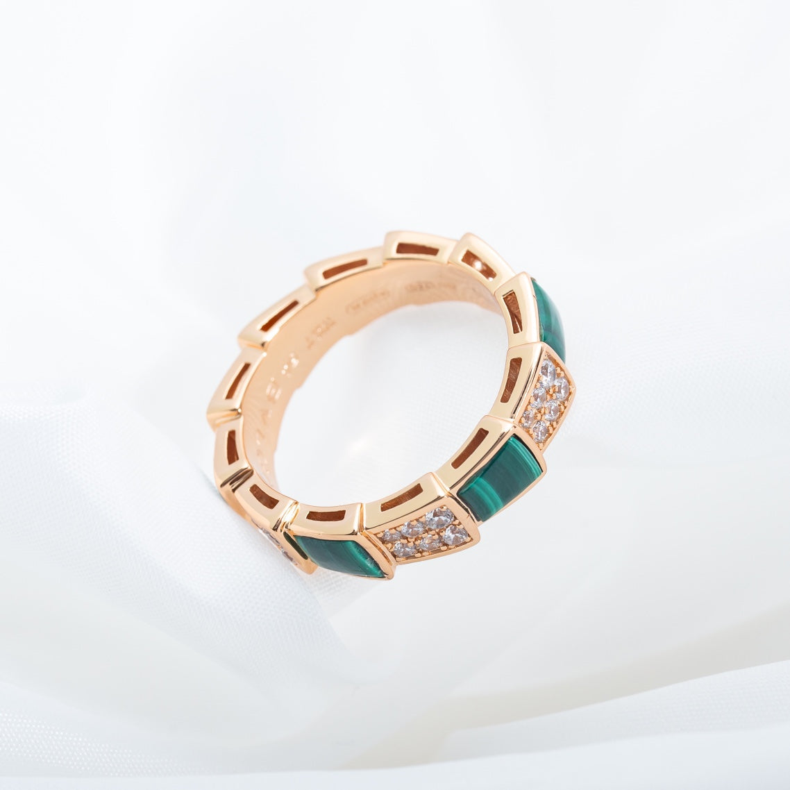 [valéa jewellery]SERPENTI RING PINK GOLD MALACHITE DIAMOND PAVED 4MM