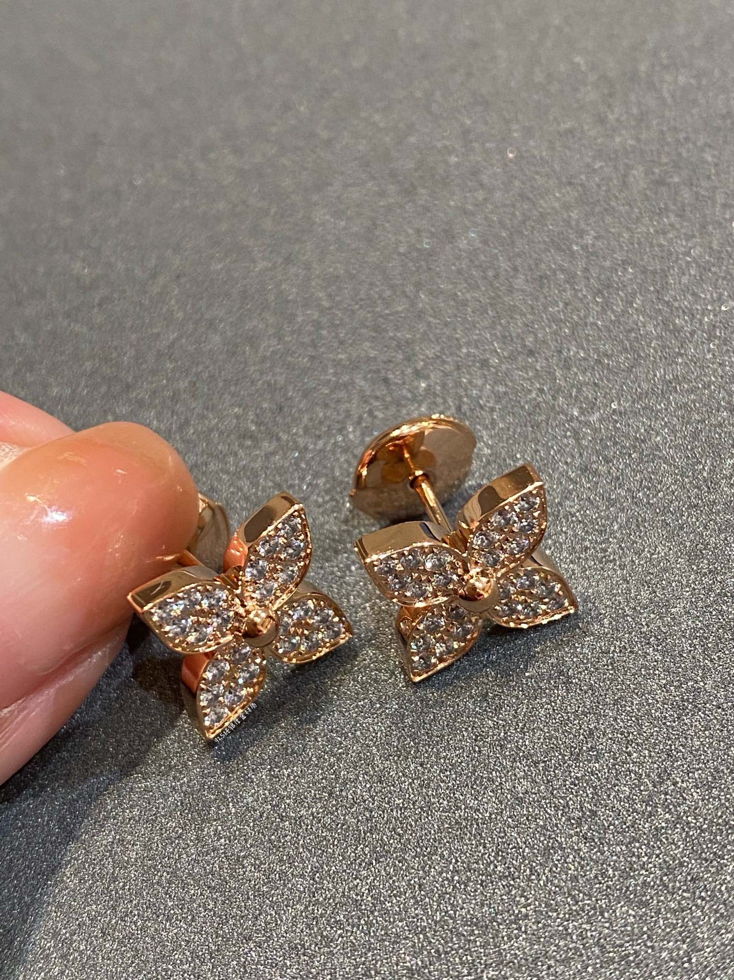 [valéa jewellery]STAR DIAMOND EARRINGS