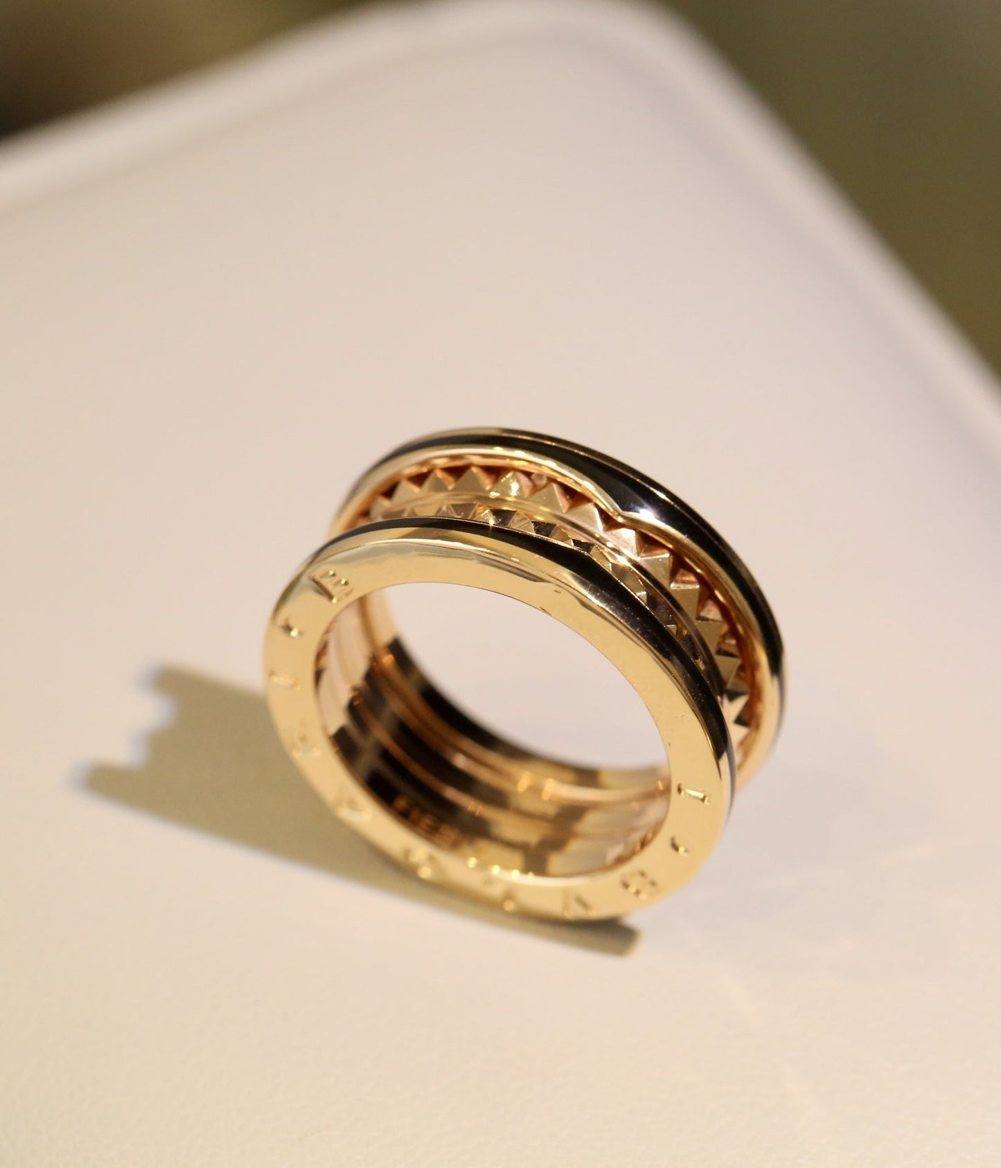 [valéa jewellery]ZERO 1 GOLD BLACK CERAMIC RING