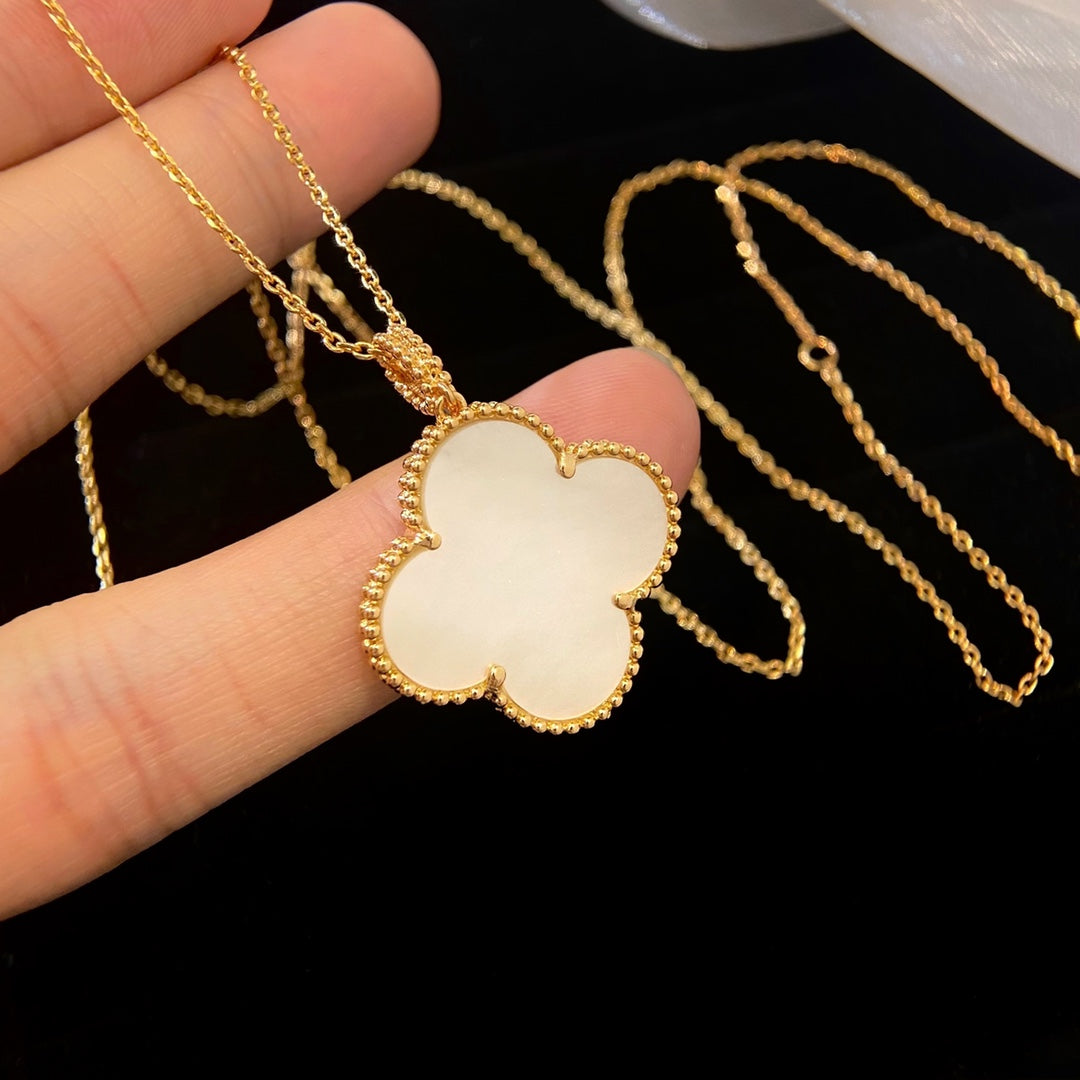 [Valéa jewellery]CLOVER 25MM MOP LARGE PENDANT NECKLACE