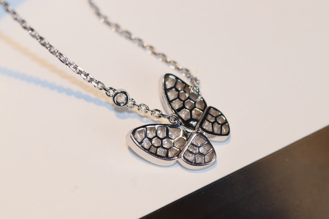 [Valéa jewellery]BUTTERFLY DIAMOND NECKLACE