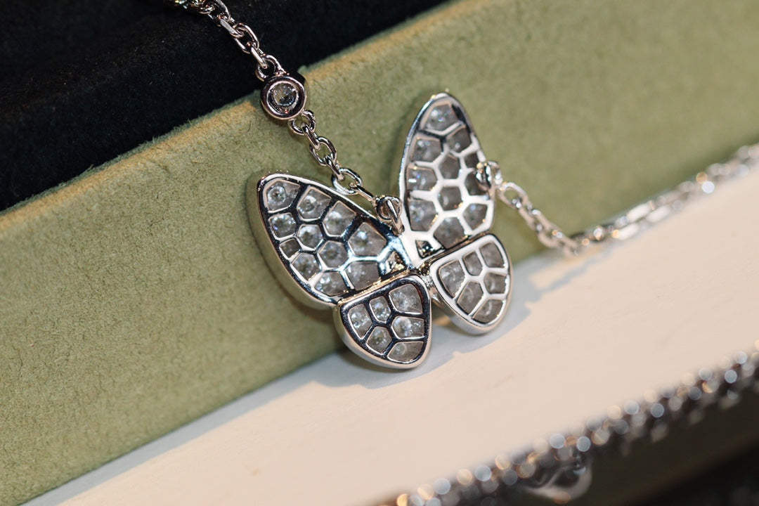 [Valéa jewellery]BUTTERFLY DIAMOND NECKLACE