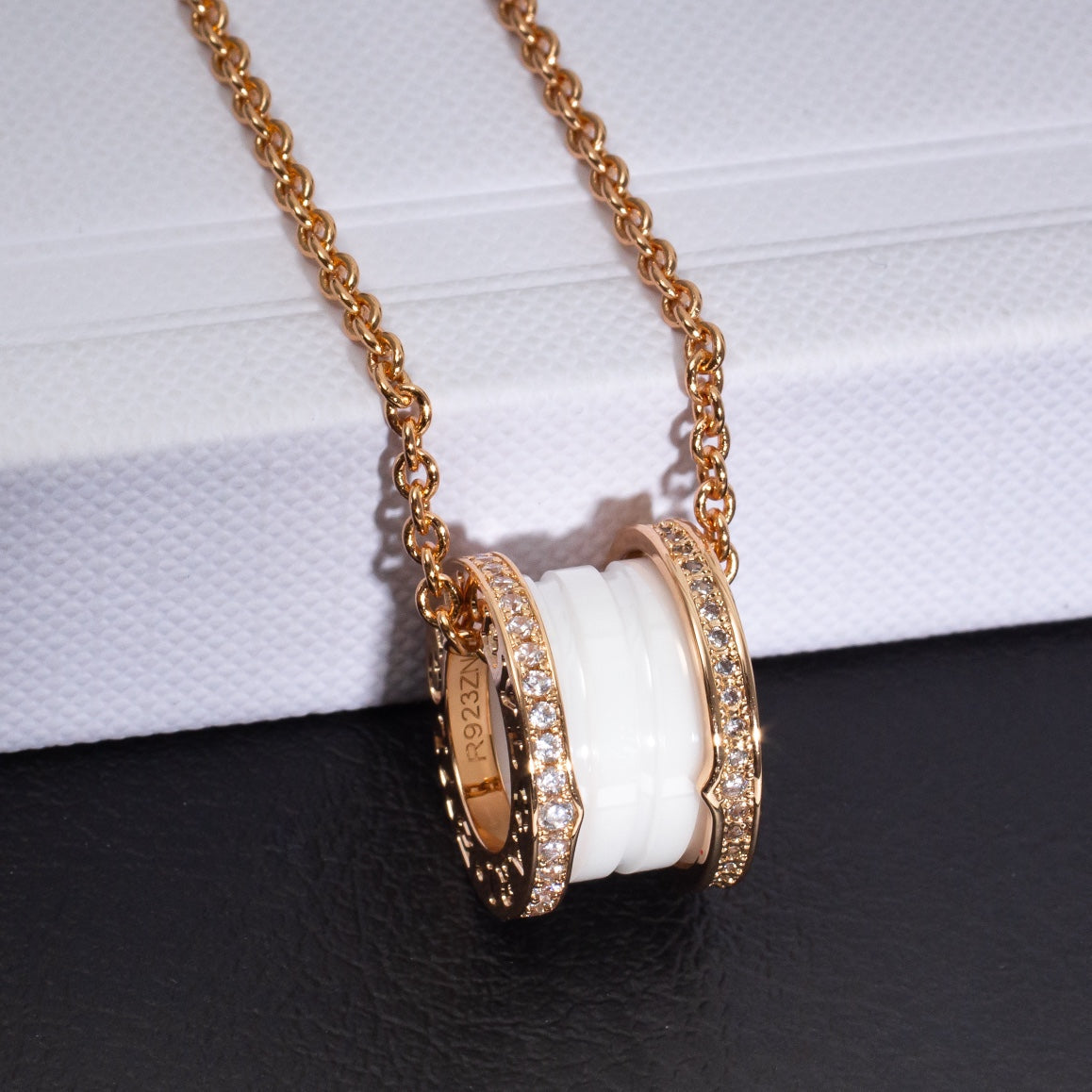 [valéa jewellery]ZERO 1 WHITE CERAMIC PINK GOLD DIAMOND NECKLACE