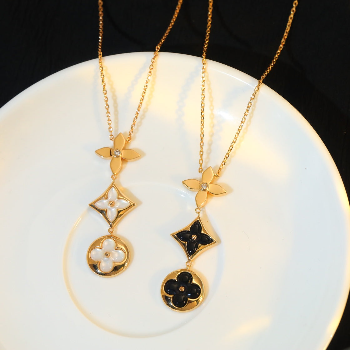 [valéa jewellery]STAR AND SUN ONYX PINK GOLD NECKLACE