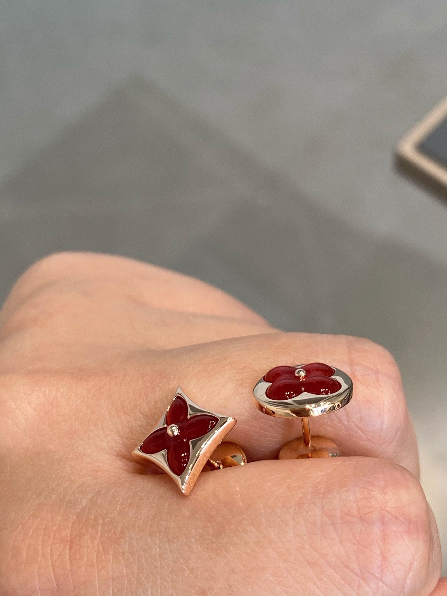 [valéa jewellery]STAR AND SUN PINK GOLD CARNELIAN STUD EARRINGS