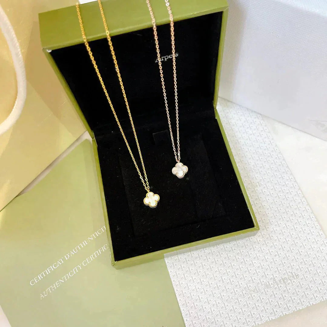 [Valéa jewellery]CLOVER MINI 9.5MM WHITE MOTHER-OF-PEARL NECKLACE