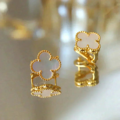 [Valéa jewellery]CLOVER MEDIUM 1 MOTIFS  WHITE MOP STUD EARRINGS