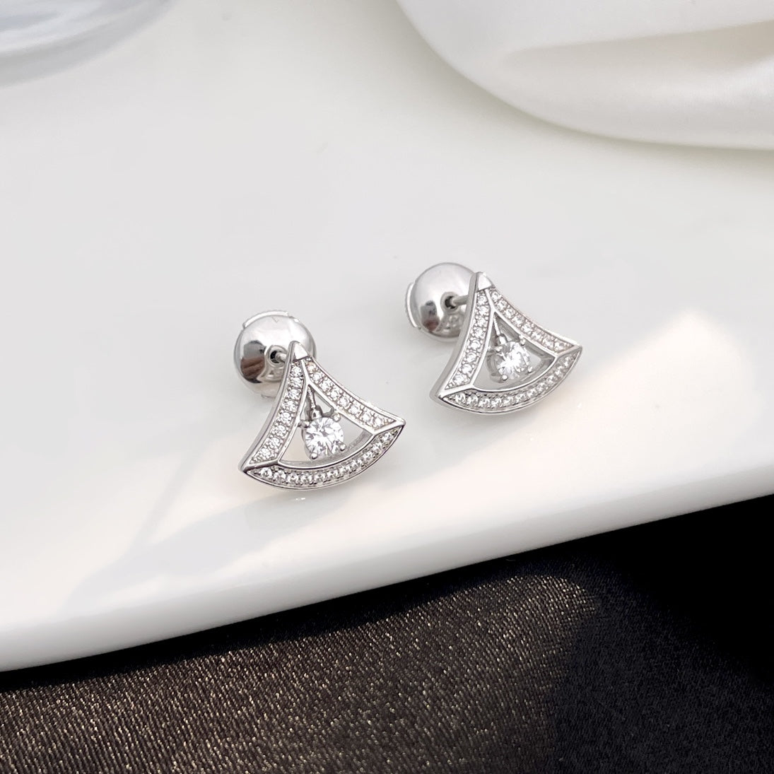 [Valéa jewellery]DREAM MINI DIAMOND STUD EARRINGS