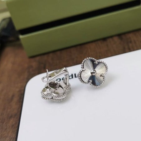 [Valéa jewellery]CLOVER MEDIUM STUD EARRINGS