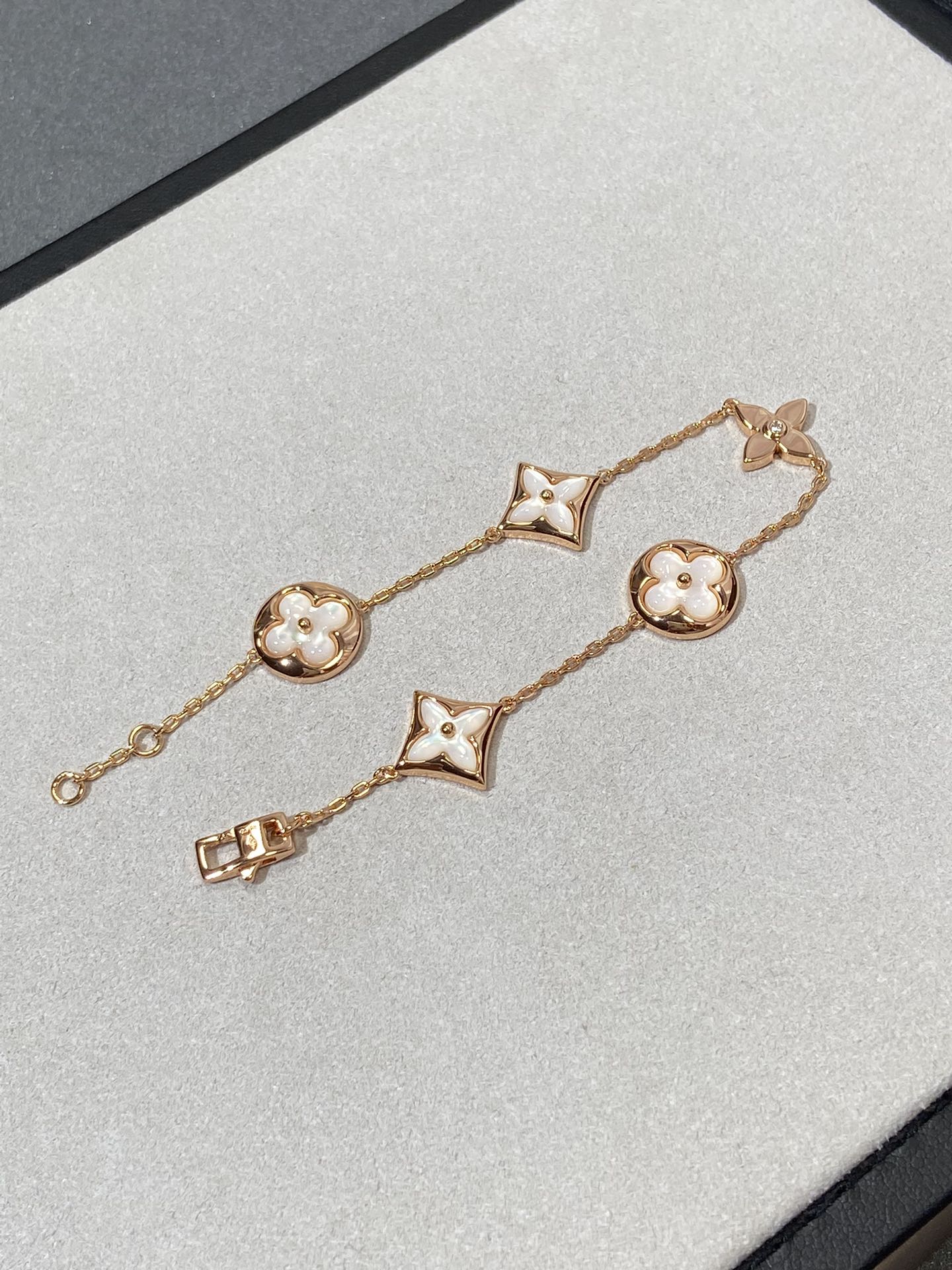 [valéa jewellery]STAR AND SUN 5 MOTIF MOP PINK GOLD BRACELET