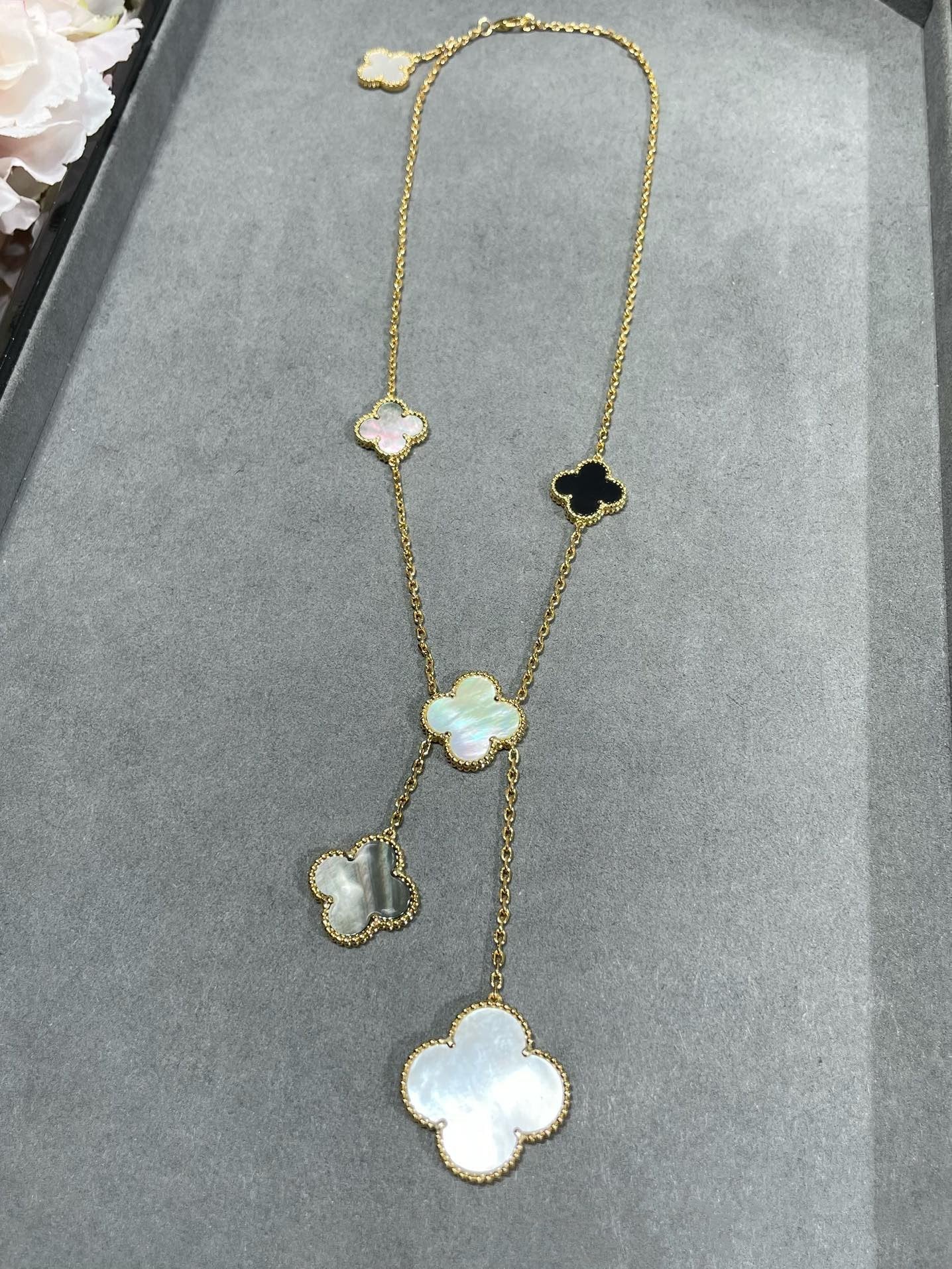 [Valéa jewellery]CLOVER 6 MOTIF MOP ONYX GOLD NECKLACE