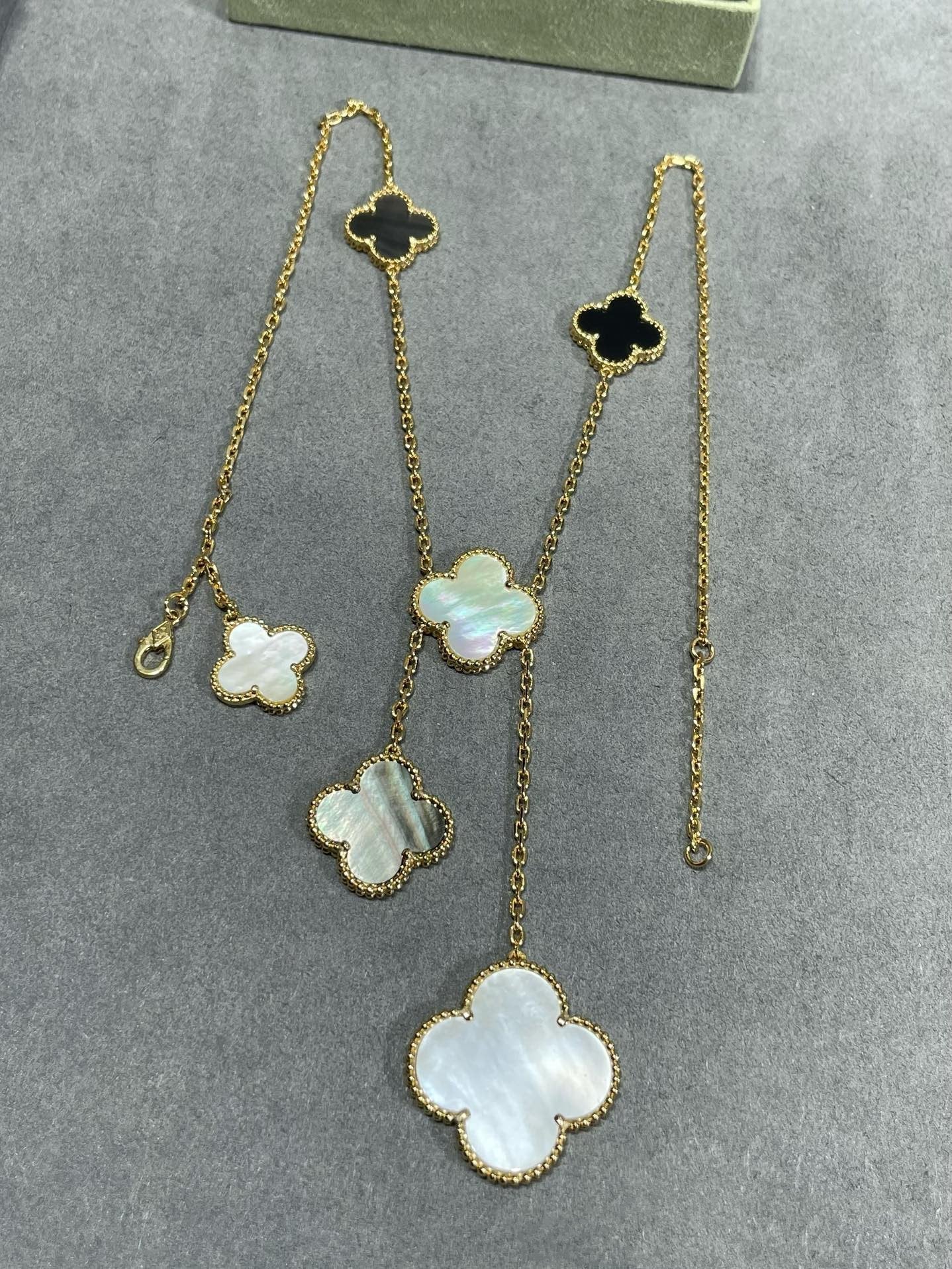 [Valéa jewellery]CLOVER 6 MOTIF MOP ONYX GOLD NECKLACE