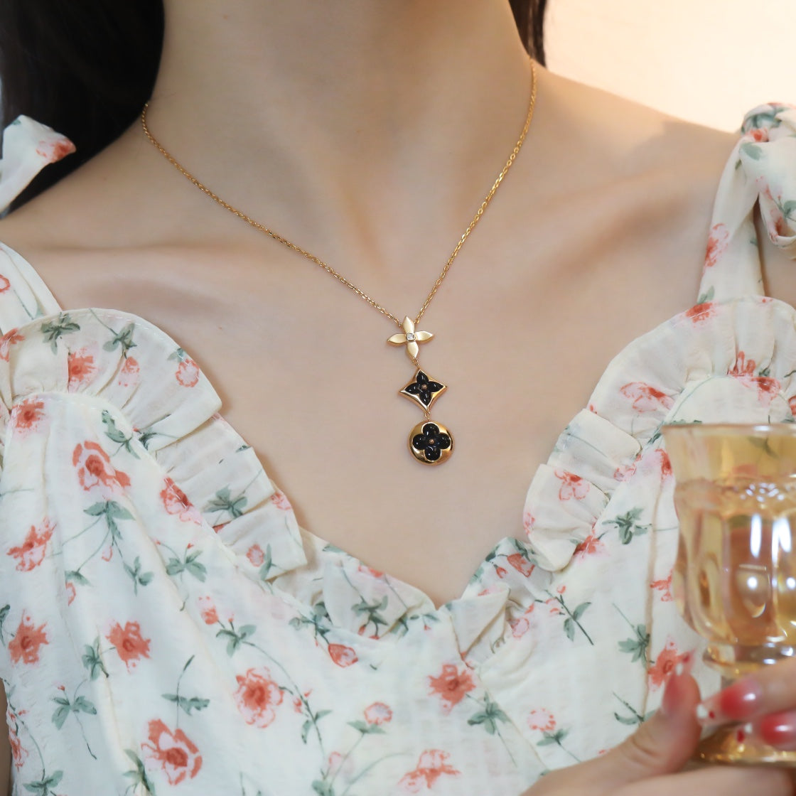 [valéa jewellery]STAR AND SUN ONYX PINK GOLD NECKLACE