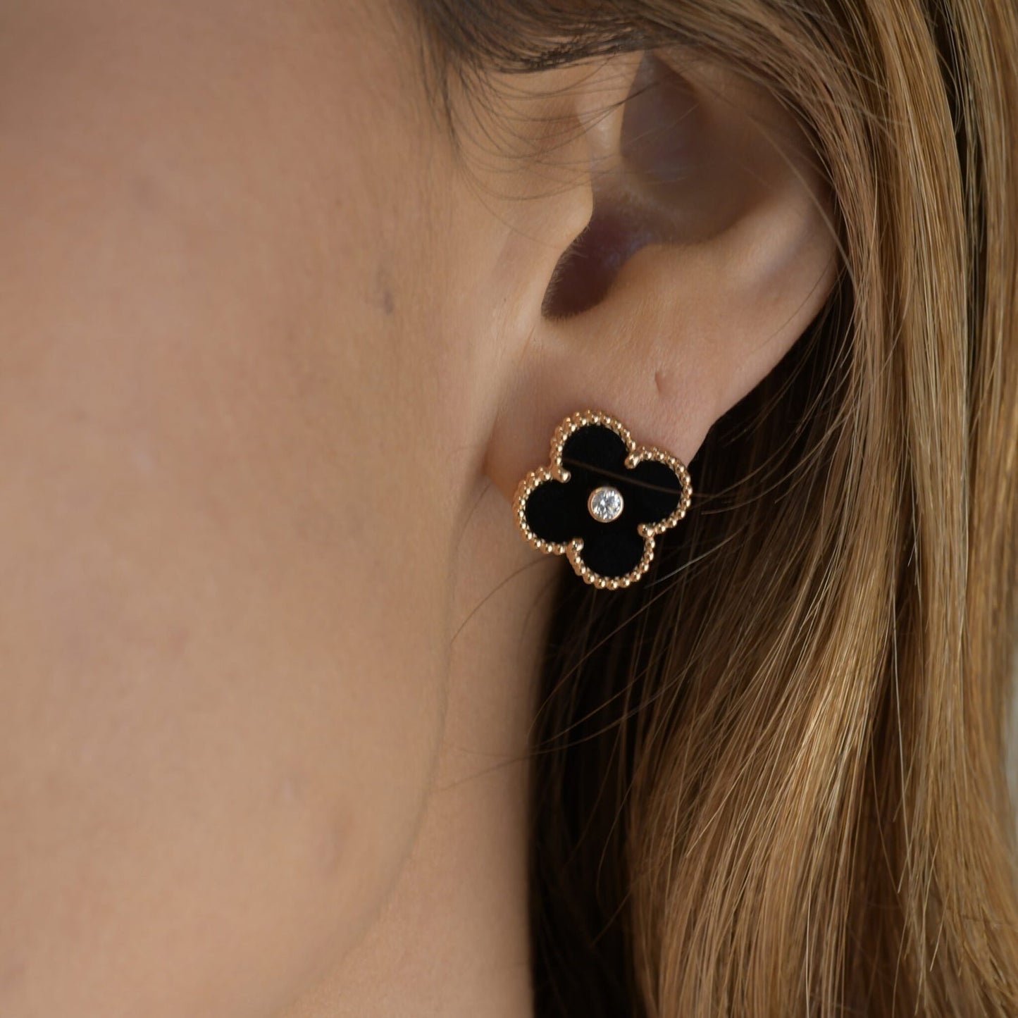 [Valéa jewellery]CLOVER MEDIUM 1 MOTIFS ONYX DIAMOND EARRINGS