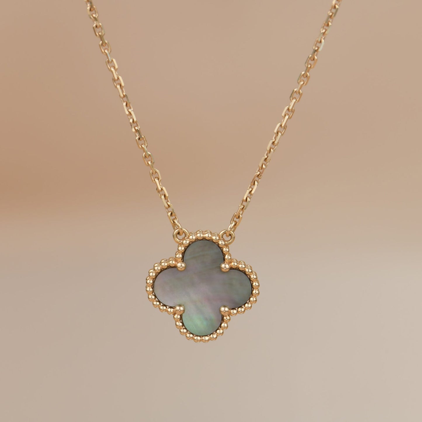 [Valéa jewellery]CLOVER 15MM  GRAY MOTHER OF PEARL NECKLACE