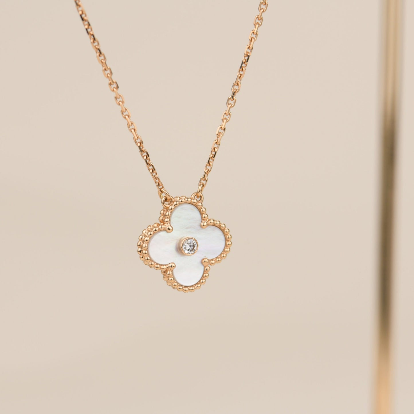 [Valéa jewellery]CLOVER 15MM DIAMOND WHITE FRITILLARIA NECKLACE