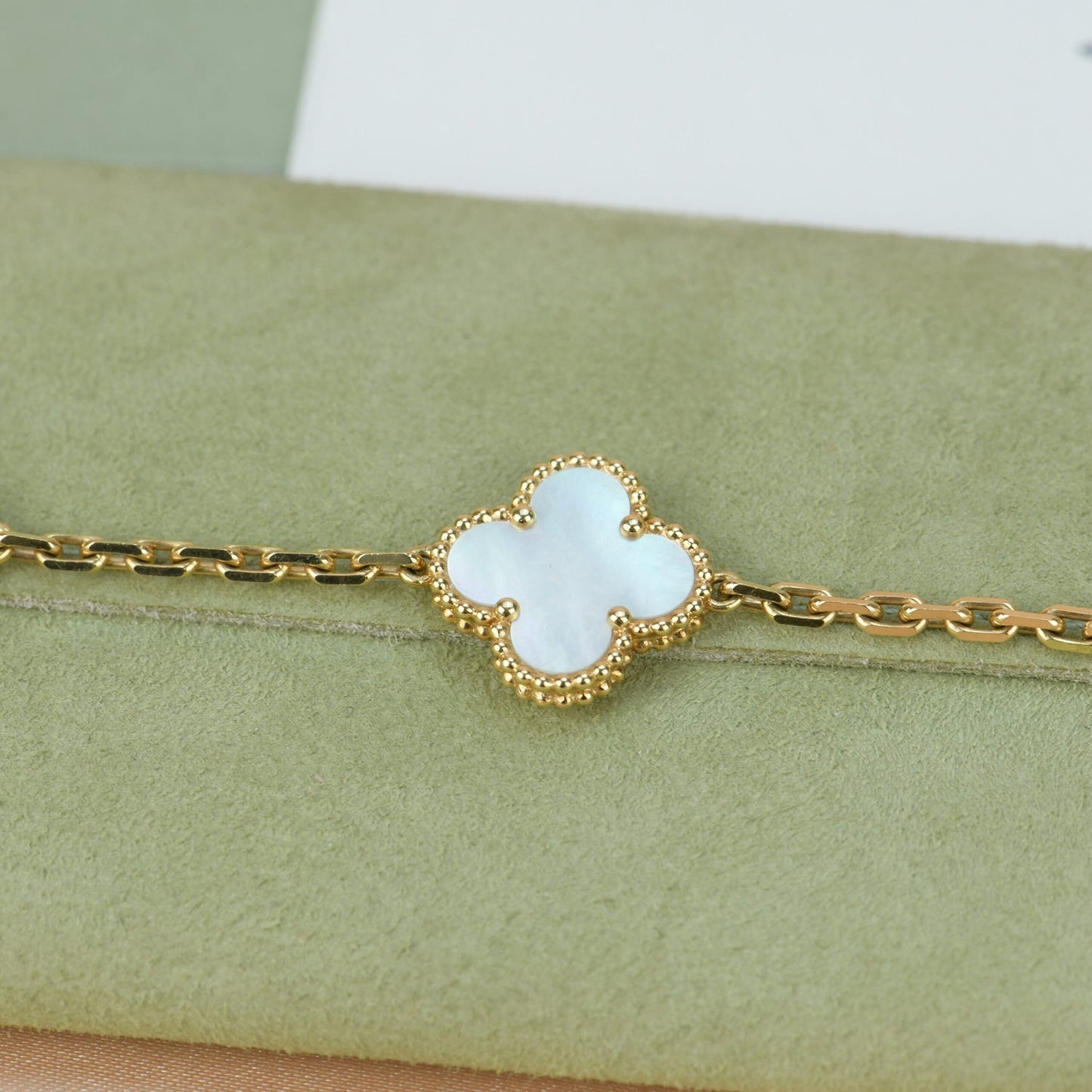 [Valéa jewellery]CLOVER  5 MOTIF WHITE MOP BRACELET