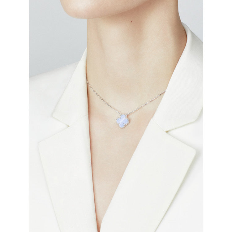 [Valéa jewellery]CLOVER 15MM BLUE CHALCEDONY NECKLACE SILVER