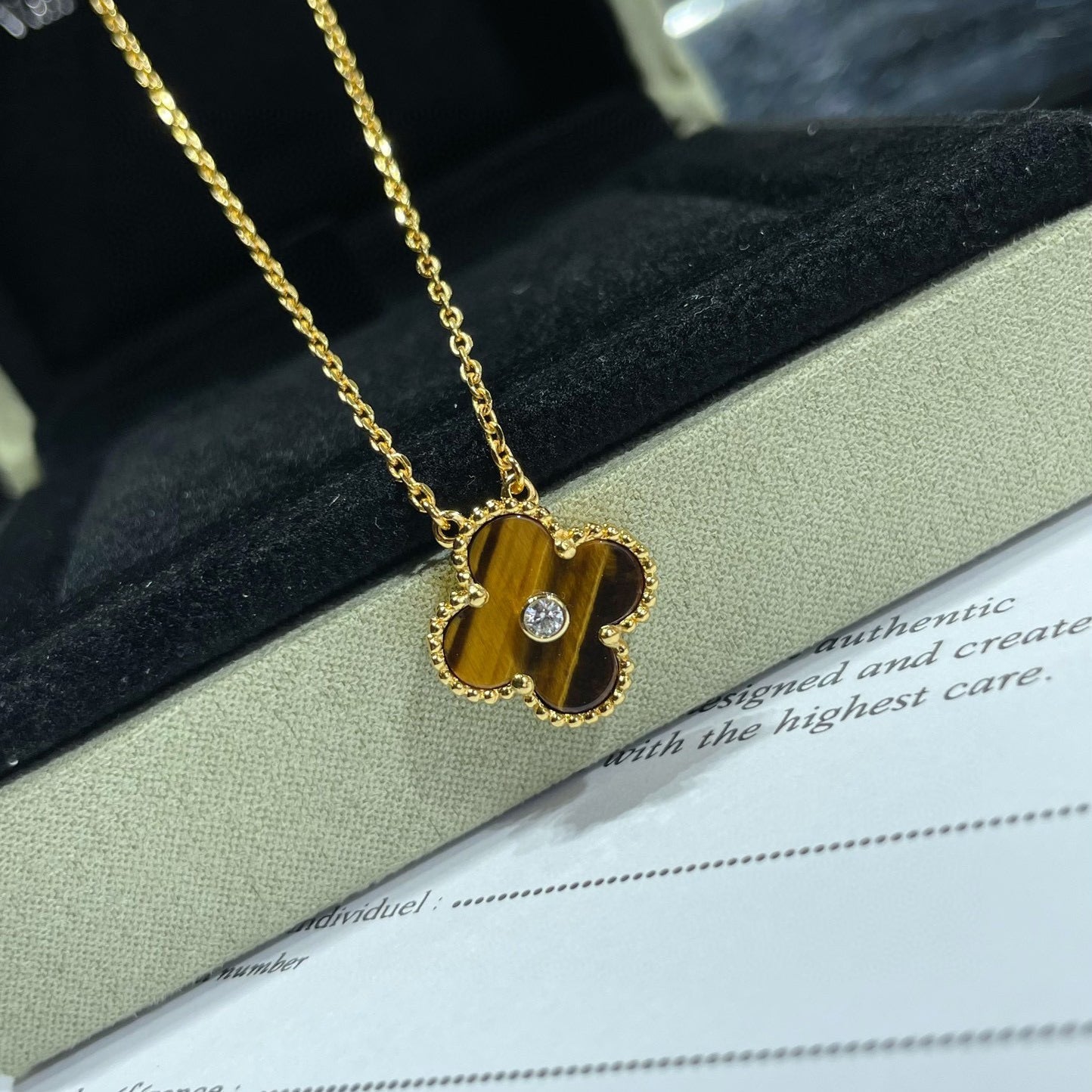 [Valéa jewellery]CLOVER 15MM DIAMOND AND YELLOW TIGER'S EYE AGATE necklace