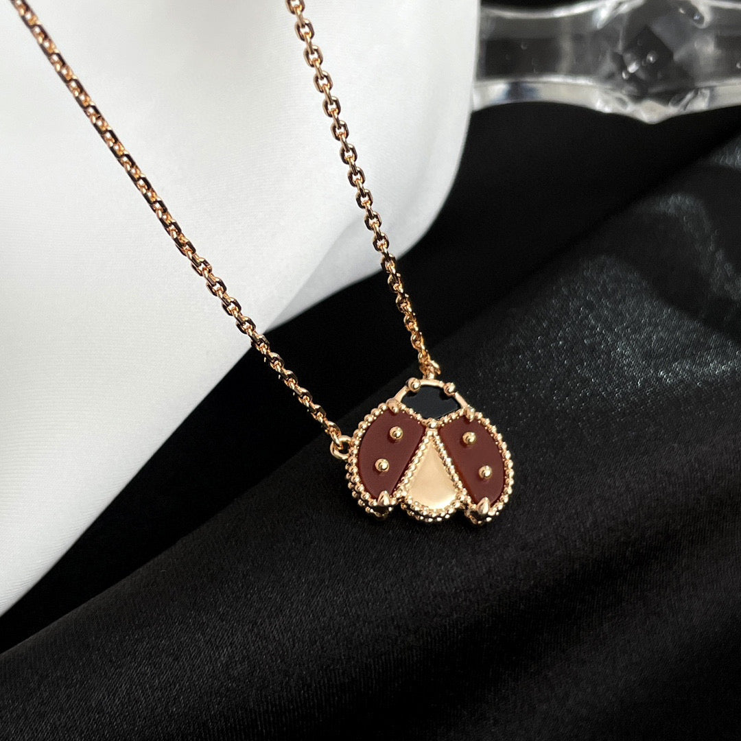 [Valéa jewellery]LUCKY  CARNELIANS LADYBUG NECKLACE