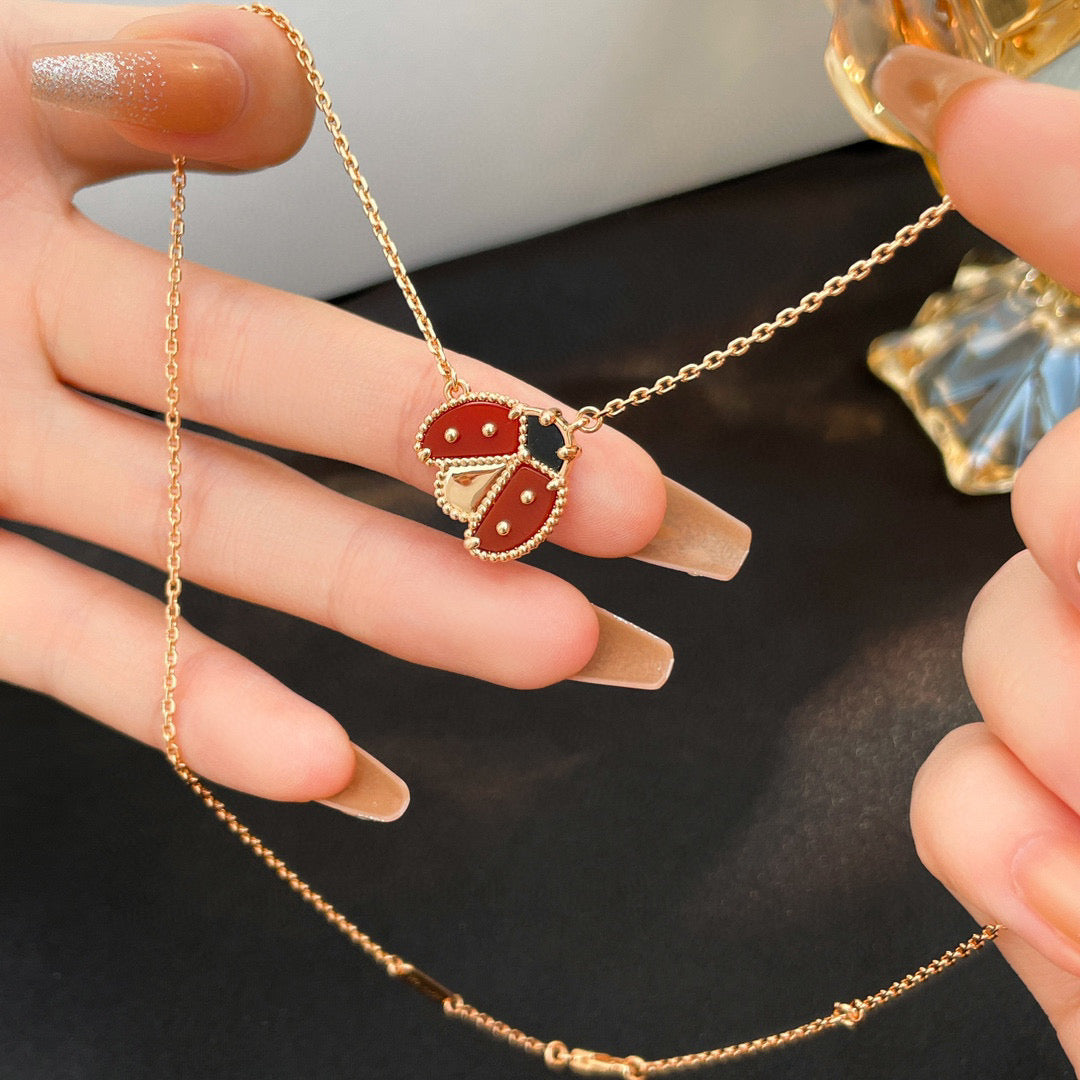 [Valéa jewellery]LUCKY  CARNELIANS LADYBUG NECKLACE