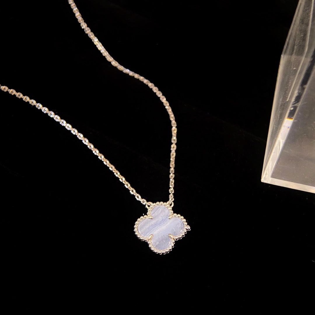 [Valéa jewellery]CLOVER 15MM BLUE CHALCEDONY NECKLACE SILVER