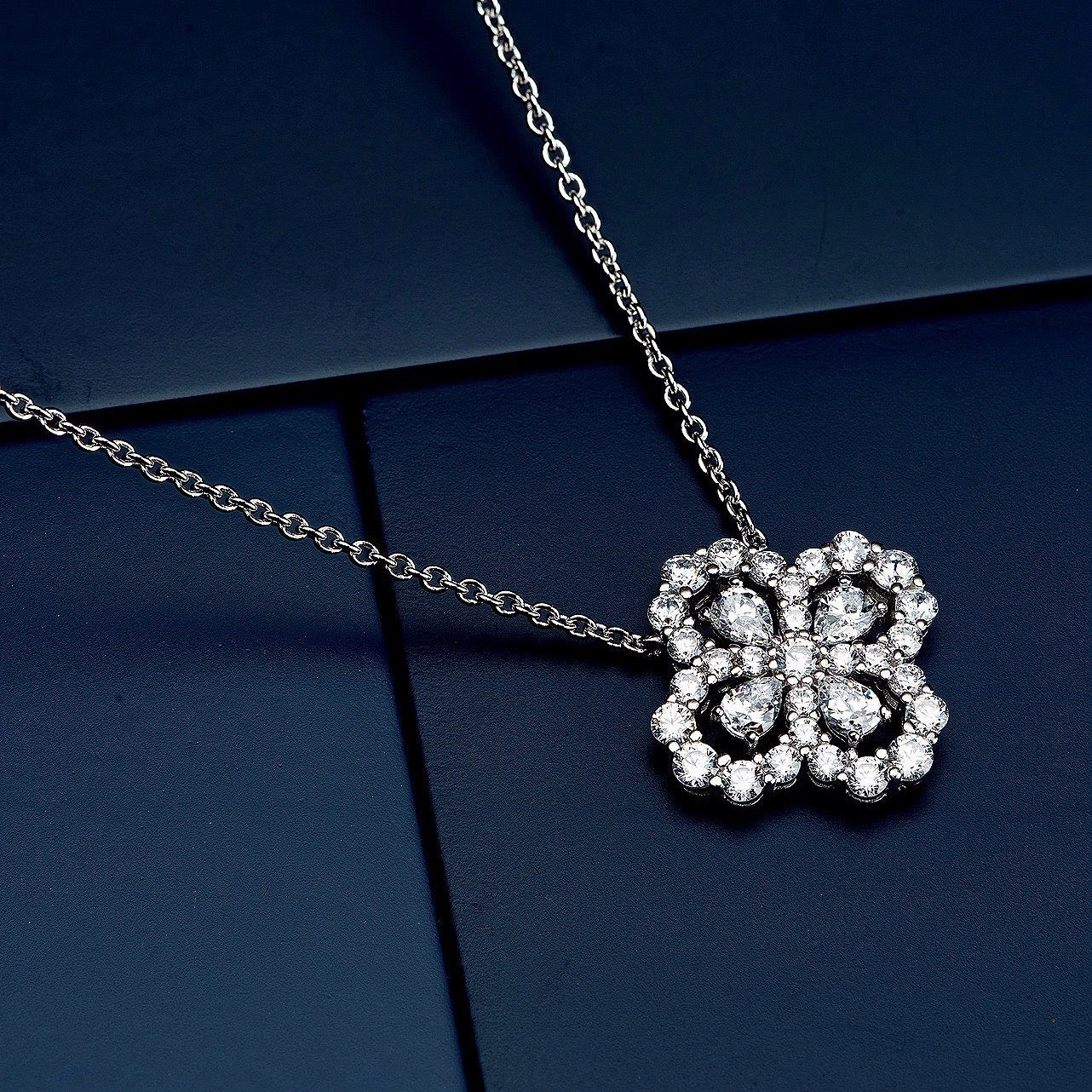 [Valéa jewellery]LOOP NECKLACE FULL MOTIF DIAMOND COMBINATION