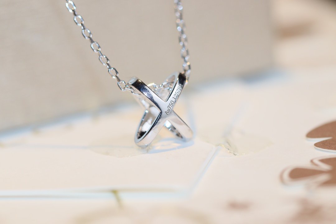 [Valéa jewellery]JEUX DE DIAMOND NECKLACE