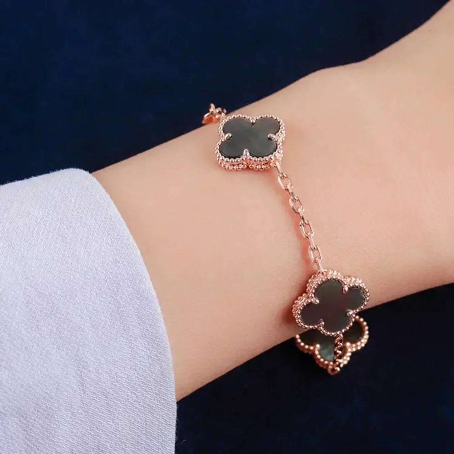 [Valéa jewellery]CLOVER 5 MOTIF GRAY MOP  BRACELET