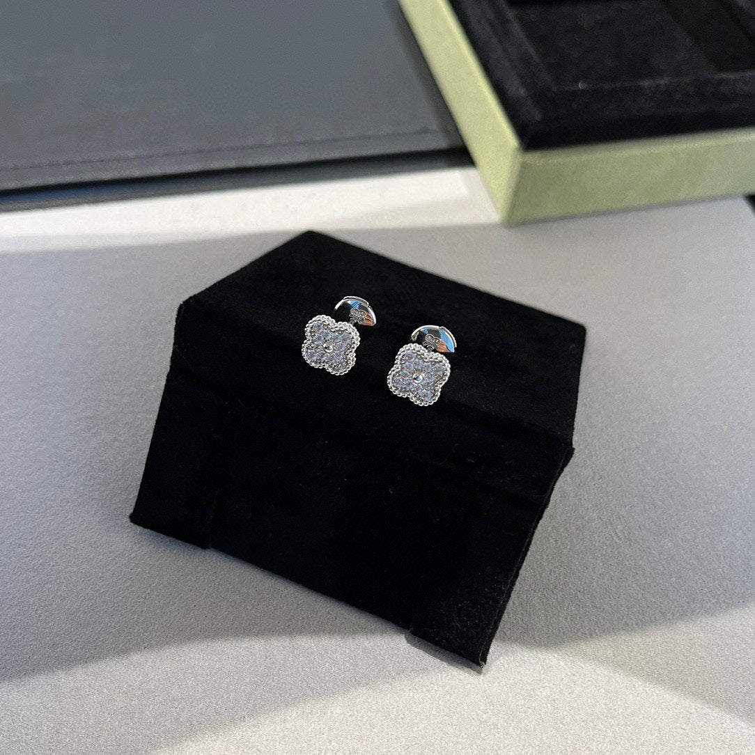 [Valéa jewellery]CLOVER MINI DIAMOND STUD EARRINGS