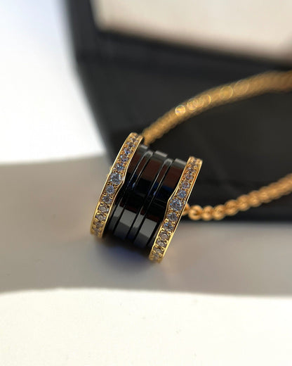 [valéa jewellery]ZERO 1 BLACK CERAMIC DIAMOND PINK GOLD NECKLACE