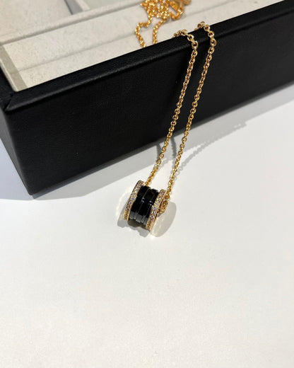 [valéa jewellery]ZERO 1 BLACK CERAMIC DIAMOND PINK GOLD NECKLACE